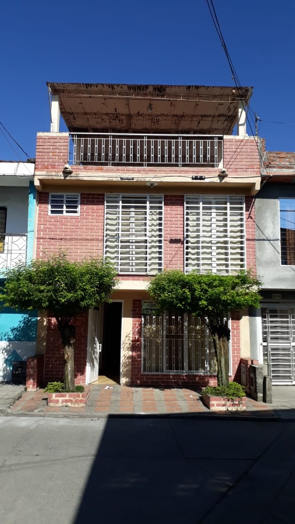 ALQUIER DE CASA EN EL BARRIO LAS AMERICAS EN LA CRA 7A 22-22